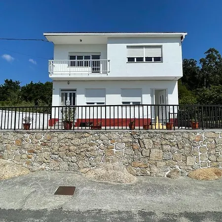 Apartamento De Planta Baja, Con Terraza,barbacoa, Mesa Y Sillas.. Lejlighed