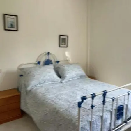 Apartamento De Planta Baja, Con Terraza,barbacoa, Mesa Y Sillas.. Lejlighed *